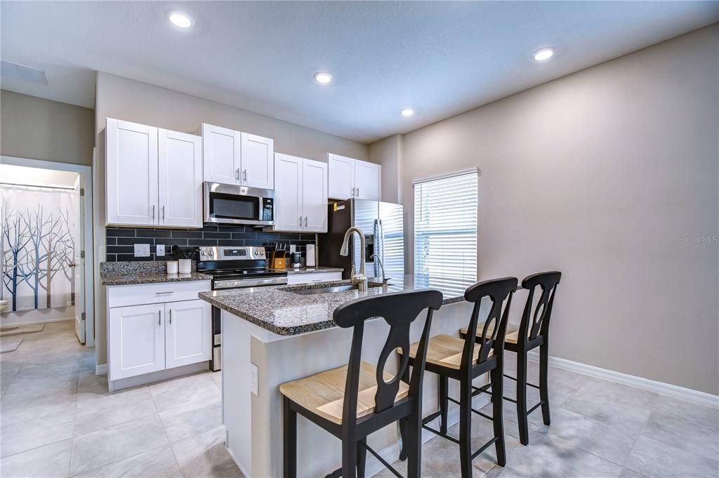 For Rent: $2,795 (3 beds, 3 baths, 1940 Square Feet)