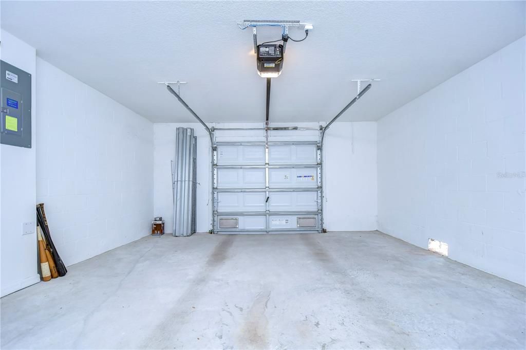 For Rent: $2,795 (3 beds, 3 baths, 1940 Square Feet)