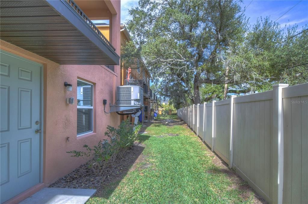 For Rent: $2,795 (3 beds, 3 baths, 1940 Square Feet)