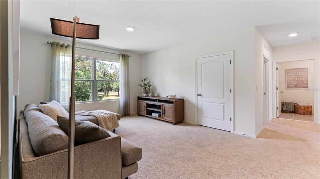 Activo con contrato: $419,990 (5 camas, 3 baños, 2601 Pies cuadrados)