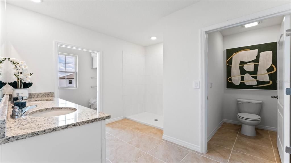 Activo con contrato: $419,990 (5 camas, 3 baños, 2601 Pies cuadrados)