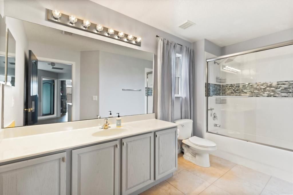 待售: $495,000 (4 贝兹, 2 浴室, 2603 平方英尺)