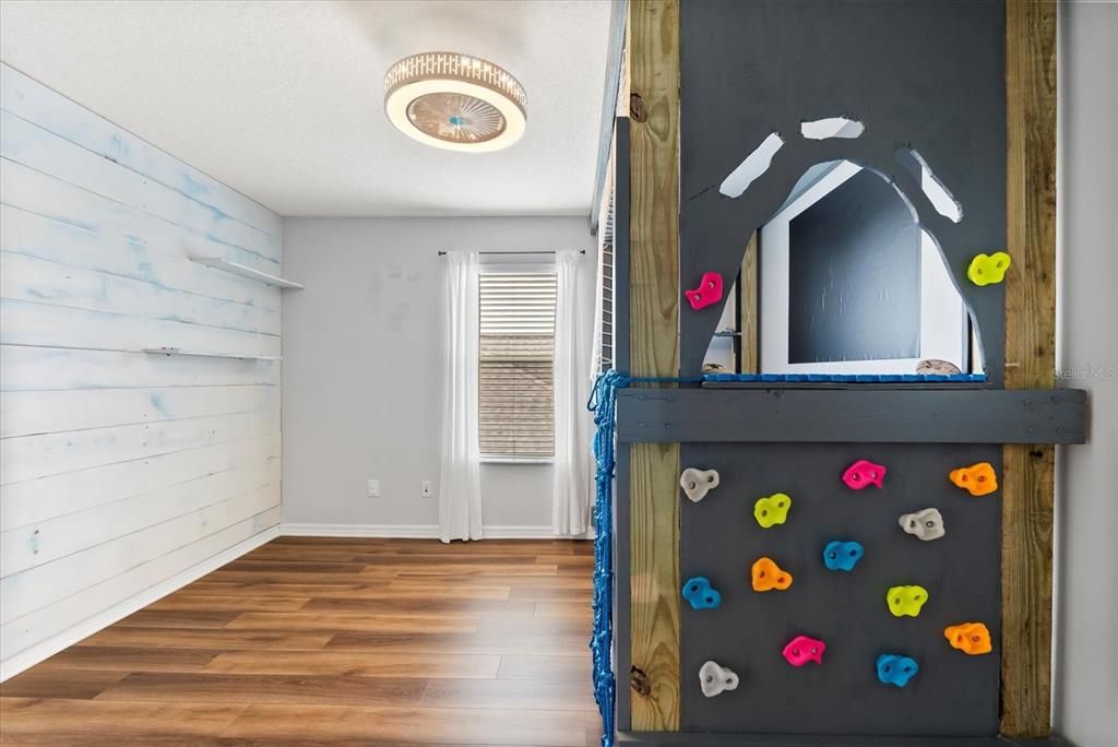 待售: $495,000 (4 贝兹, 2 浴室, 2603 平方英尺)