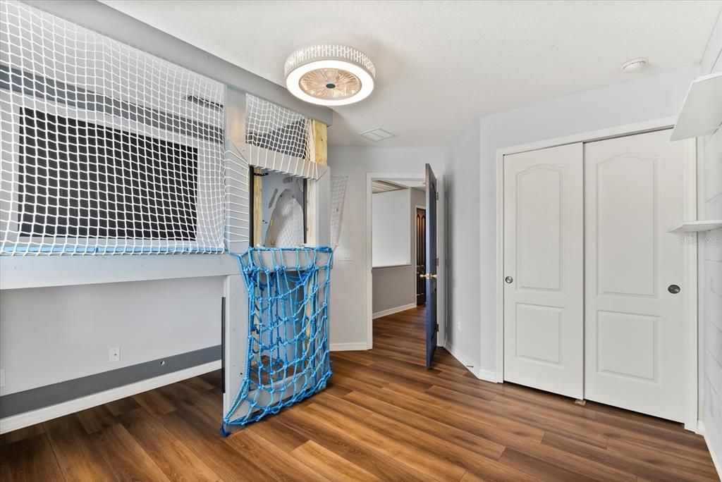 待售: $495,000 (4 贝兹, 2 浴室, 2603 平方英尺)