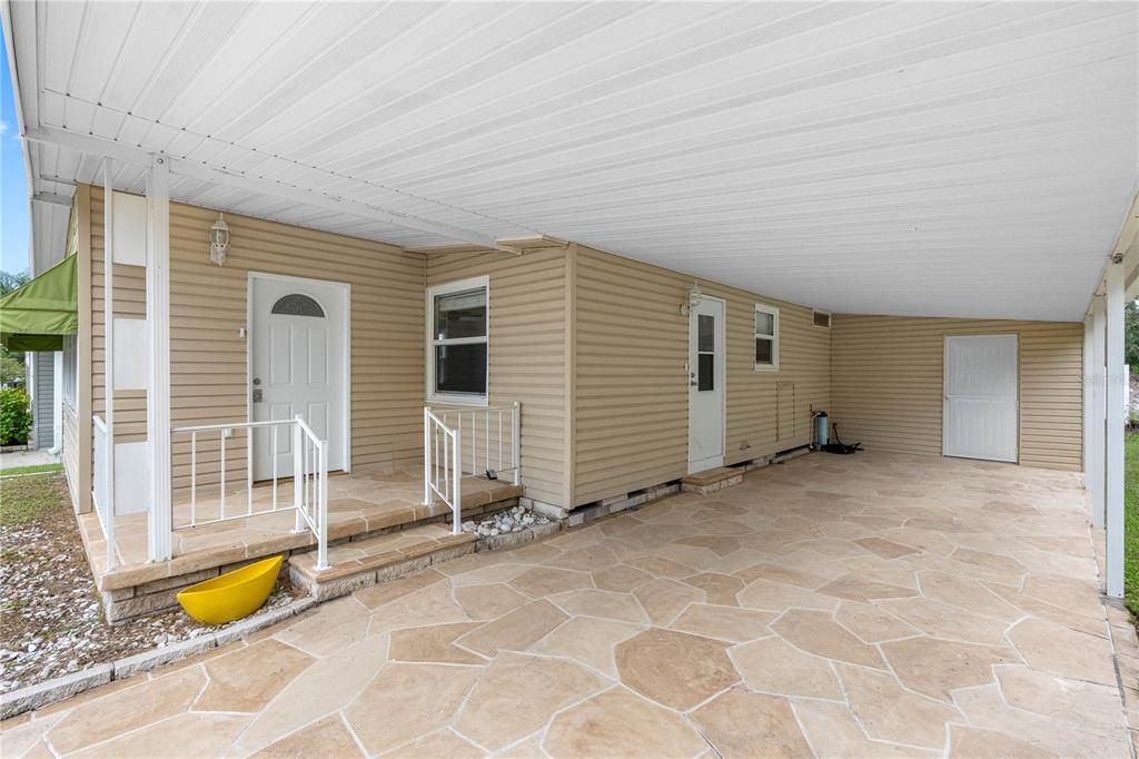 合同活跃: $145,000 (2 贝兹, 2 浴室, 1004 平方英尺)