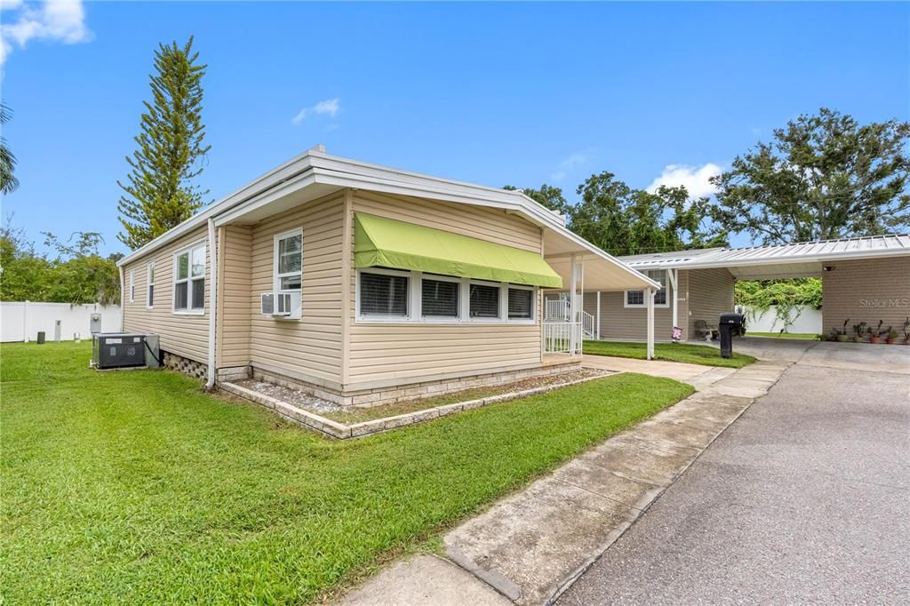 合同活跃: $145,000 (2 贝兹, 2 浴室, 1004 平方英尺)