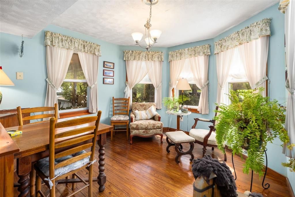 For Sale: $575,000 (3 beds, 2 baths, 2726 Square Feet)