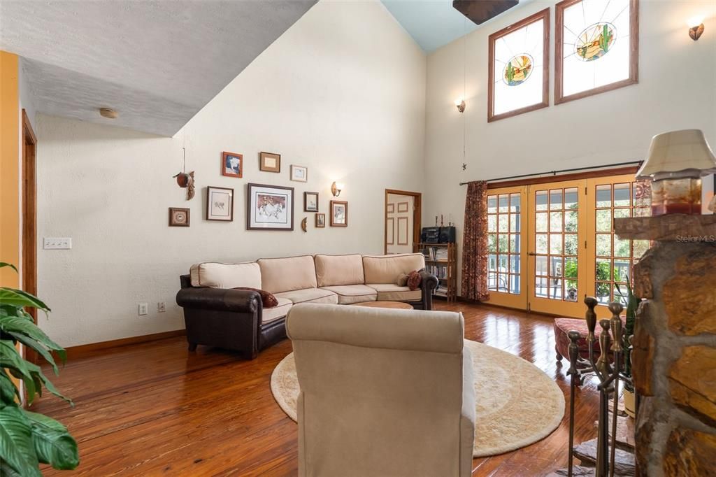 For Sale: $575,000 (3 beds, 2 baths, 2726 Square Feet)