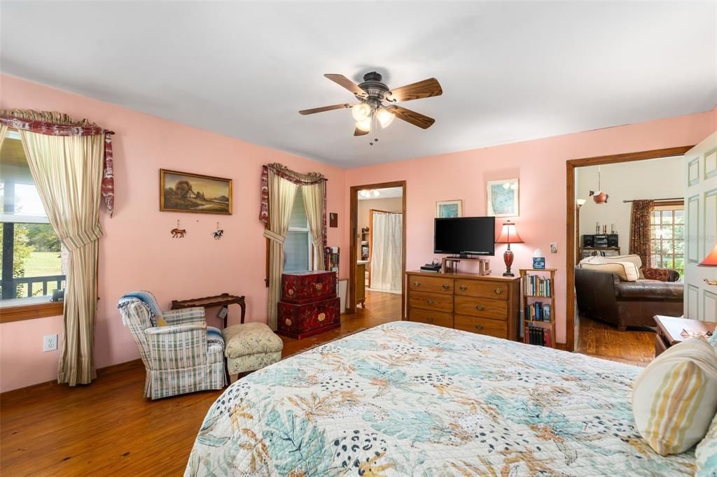 For Sale: $575,000 (3 beds, 2 baths, 2726 Square Feet)