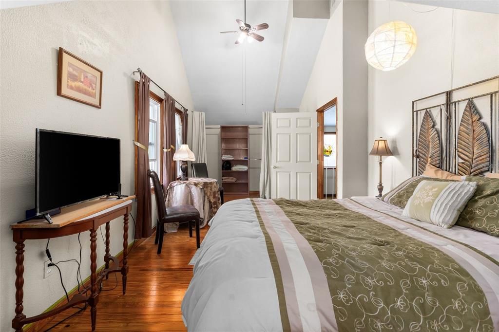 For Sale: $575,000 (3 beds, 2 baths, 2726 Square Feet)