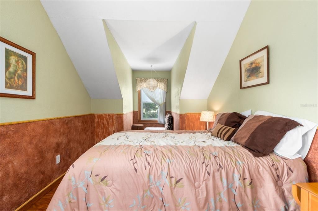 For Sale: $575,000 (3 beds, 2 baths, 2726 Square Feet)