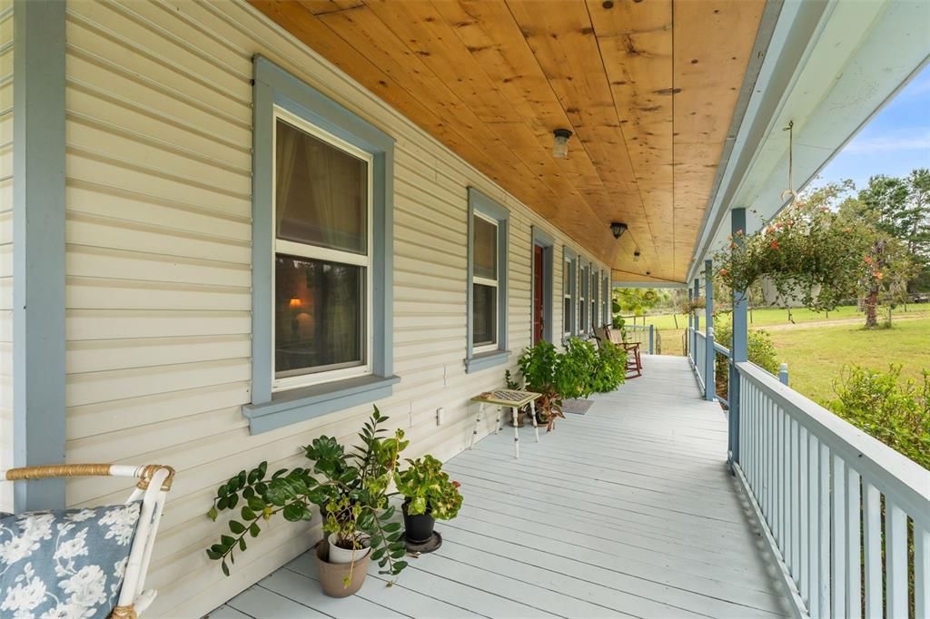 For Sale: $575,000 (3 beds, 2 baths, 2726 Square Feet)