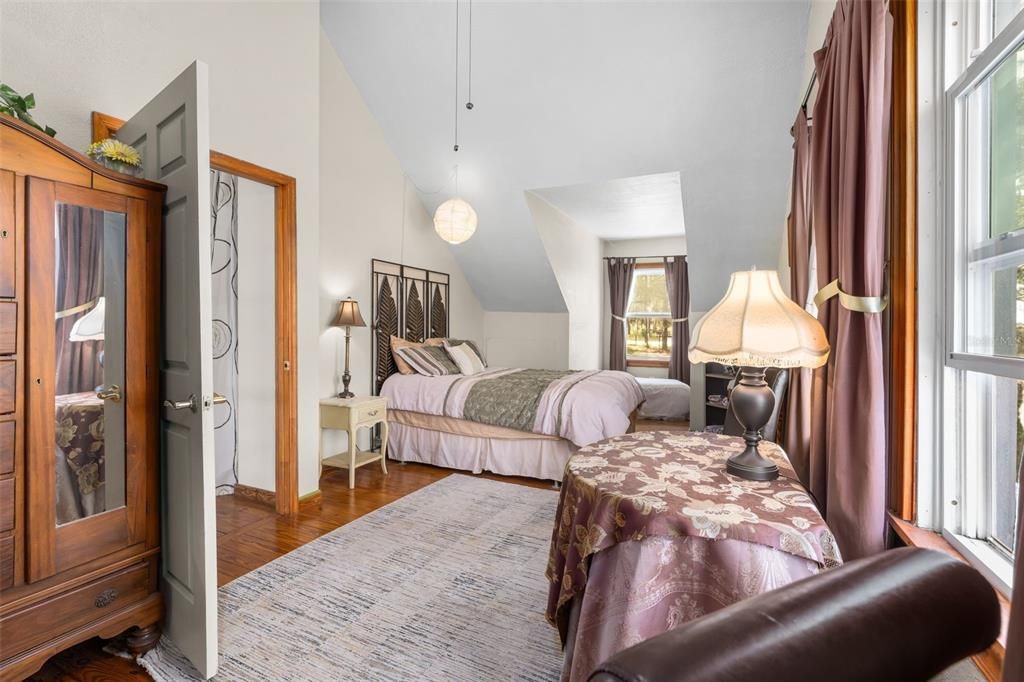 For Sale: $575,000 (3 beds, 2 baths, 2726 Square Feet)