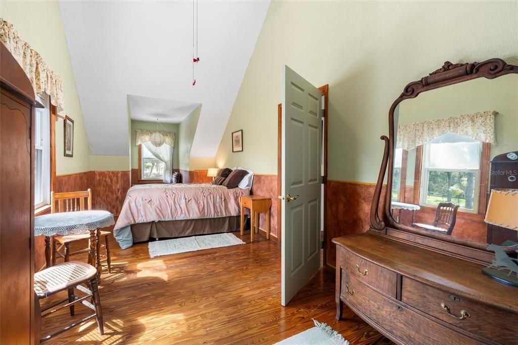 For Sale: $575,000 (3 beds, 2 baths, 2726 Square Feet)