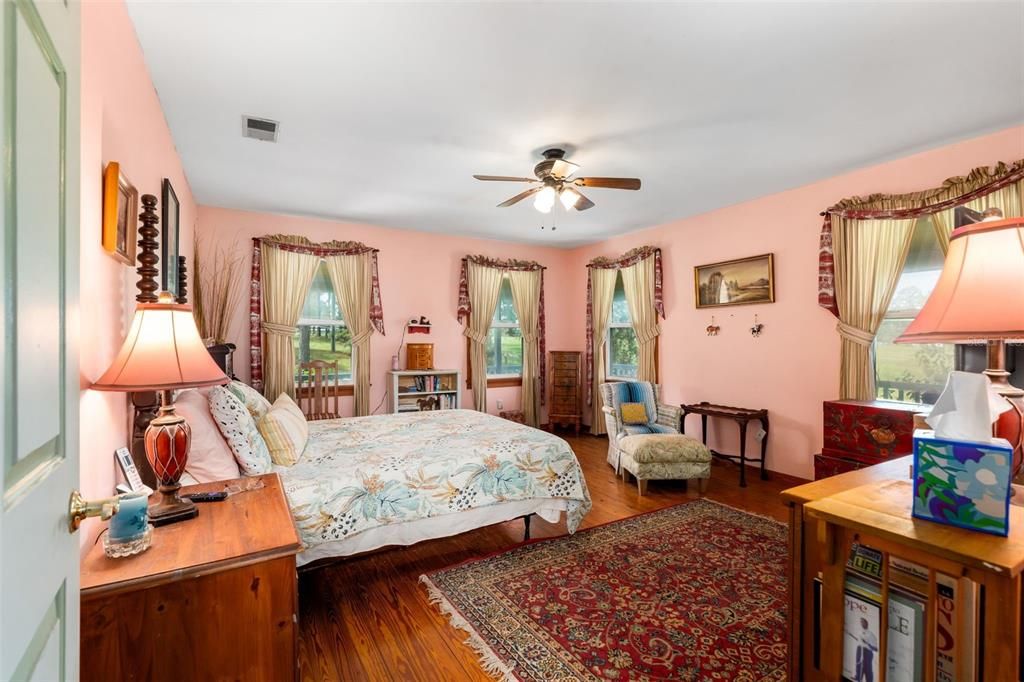 For Sale: $575,000 (3 beds, 2 baths, 2726 Square Feet)