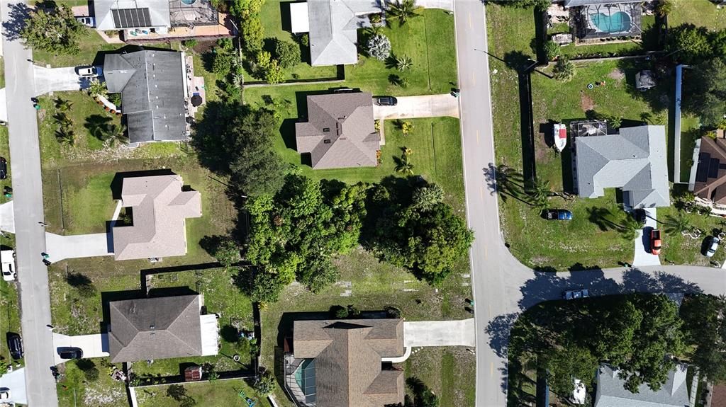 На продажу: $165,000 (0.23 acres)