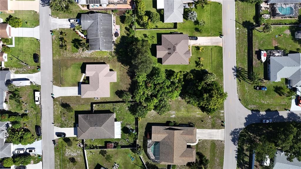 На продажу: $165,000 (0.23 acres)