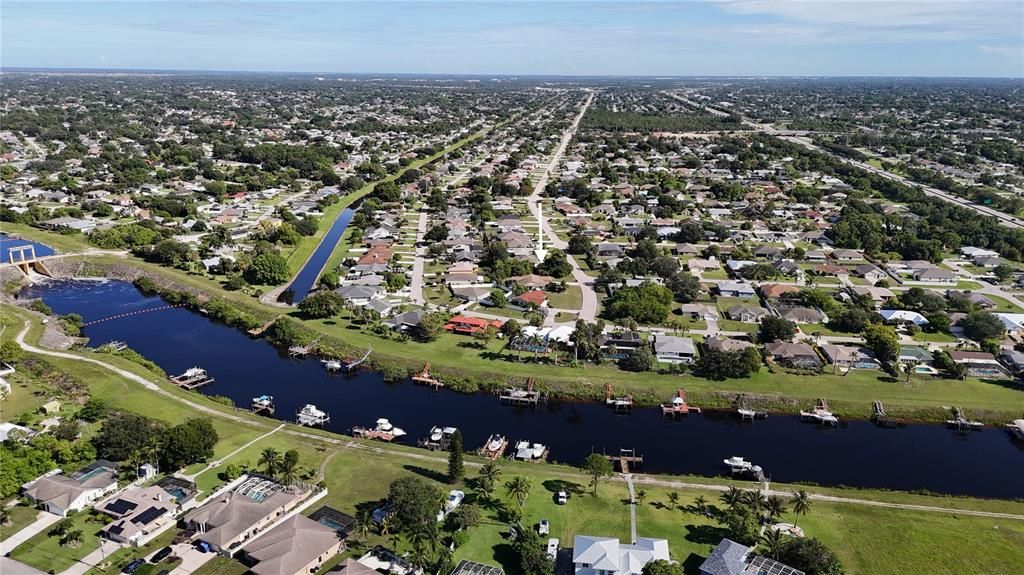 На продажу: $165,000 (0.23 acres)