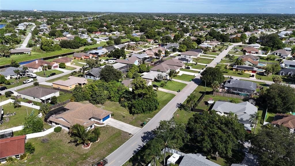 На продажу: $165,000 (0.23 acres)