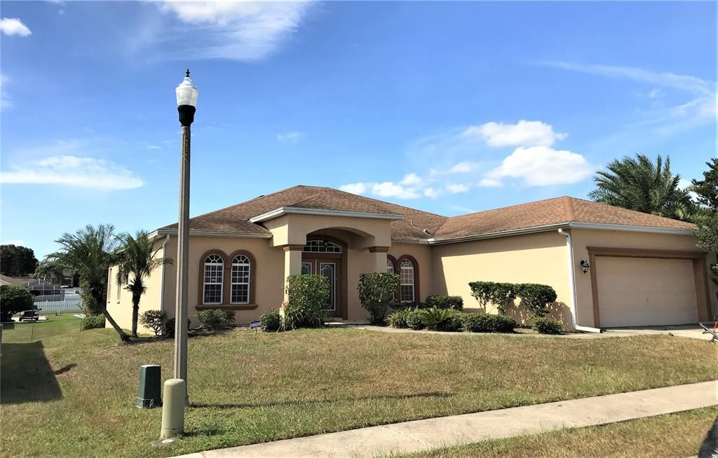 Recently Rented: $2,495 (4 beds, 3 baths, 2472 Square Feet)