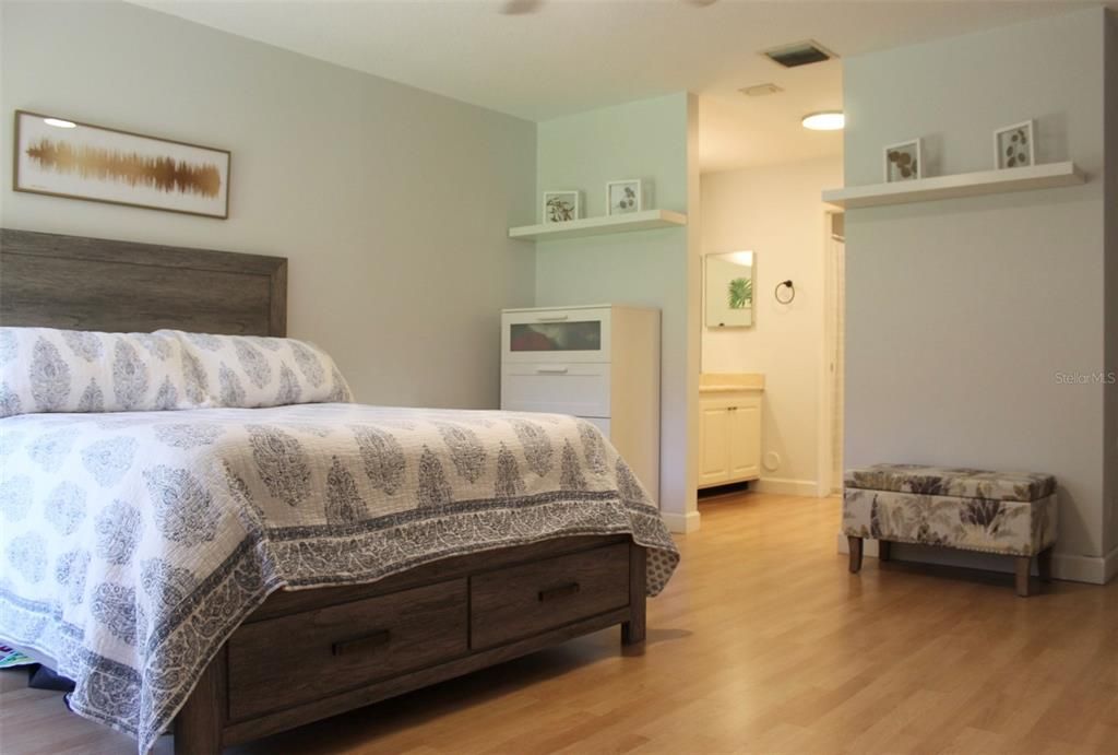 For Sale: $469,000 (3 beds, 2 baths, 1454 Square Feet)