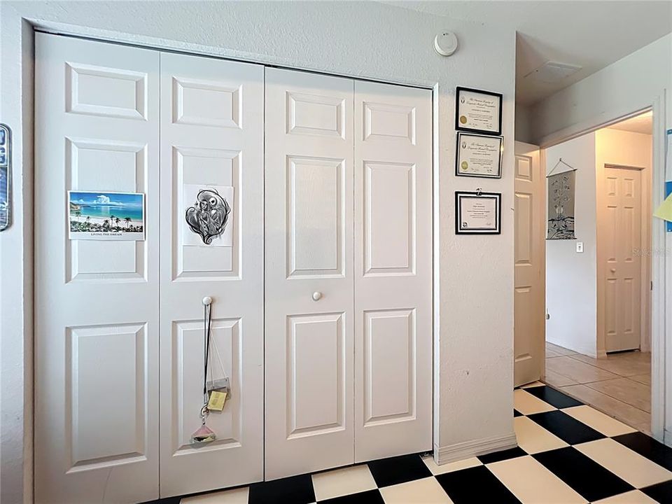 На продажу: $595,000 (4 спален, 3 ванн, 2600 Квадратных фут)