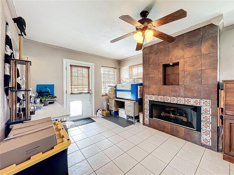 На продажу: $595,000 (4 спален, 3 ванн, 2600 Квадратных фут)