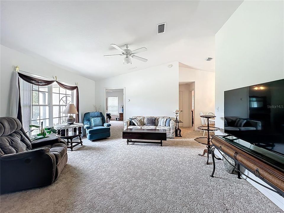 На продажу: $595,000 (4 спален, 3 ванн, 2600 Квадратных фут)