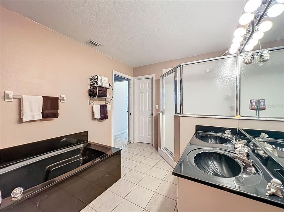 На продажу: $595,000 (4 спален, 3 ванн, 2600 Квадратных фут)