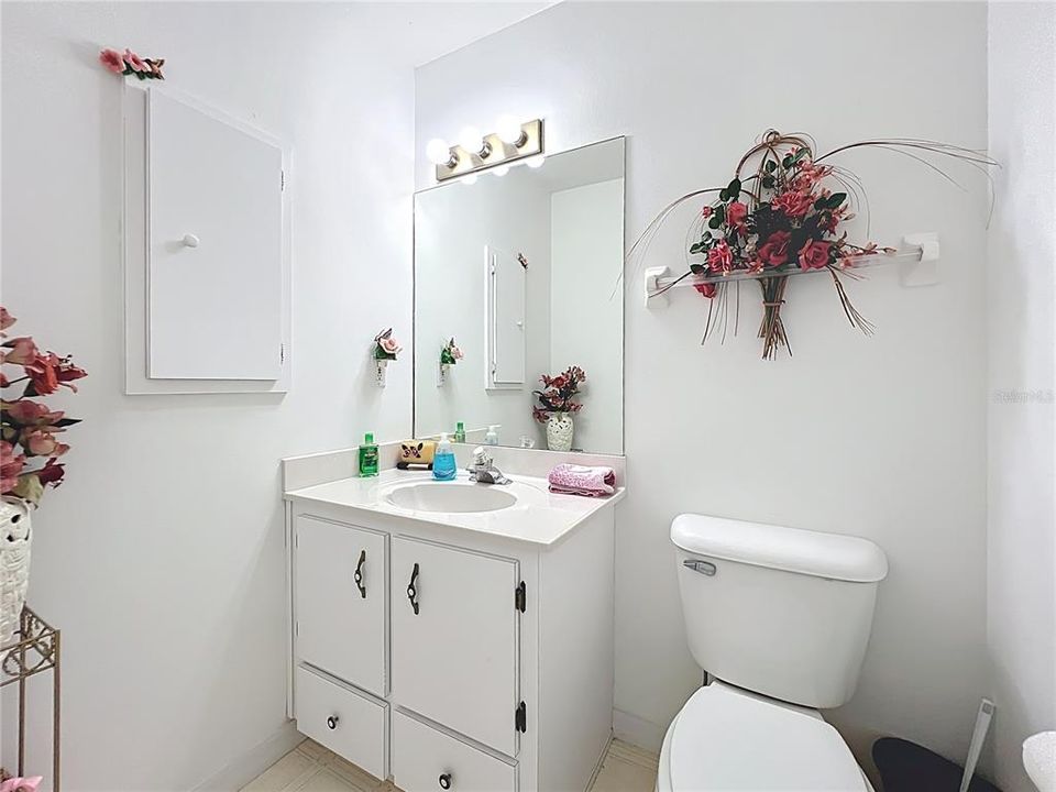 На продажу: $595,000 (4 спален, 3 ванн, 2600 Квадратных фут)