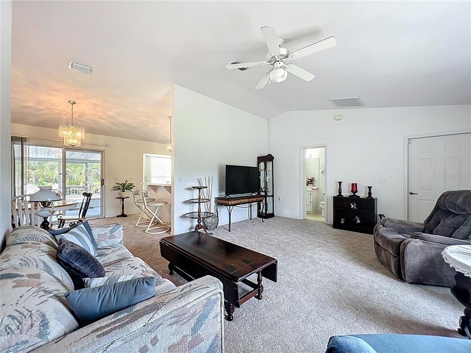 На продажу: $595,000 (4 спален, 3 ванн, 2600 Квадратных фут)