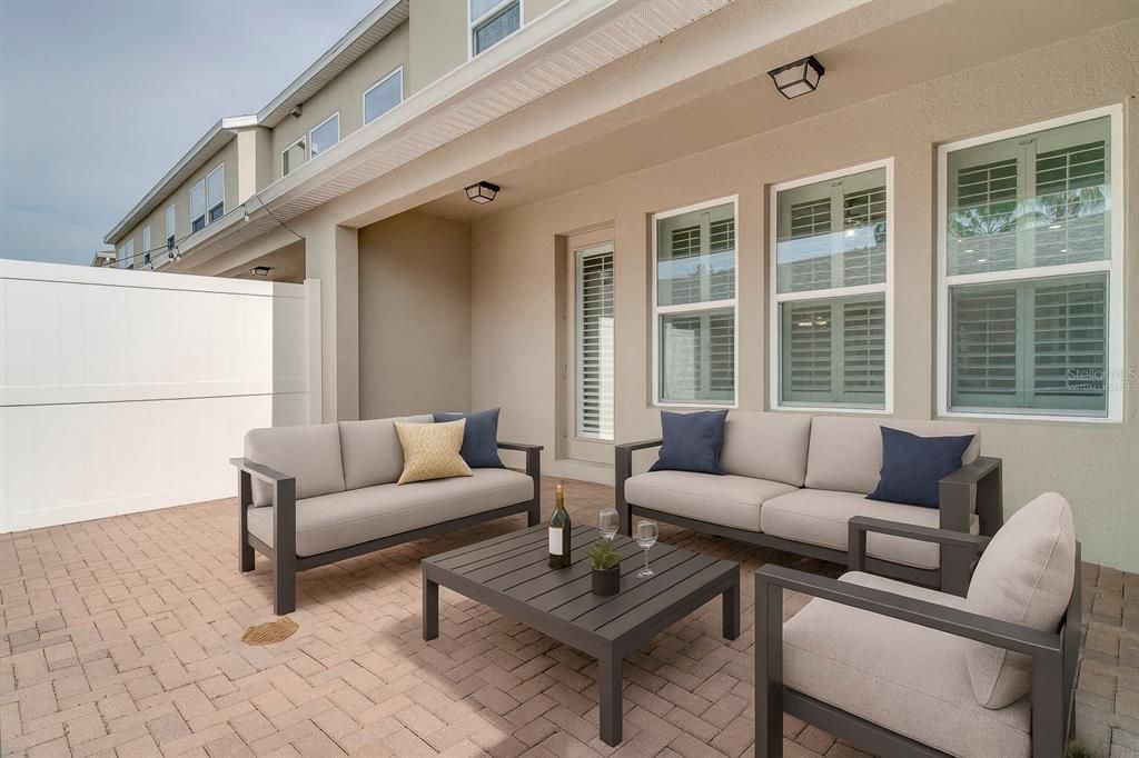 Activo con contrato: $455,000 (3 camas, 2 baños, 1853 Pies cuadrados)