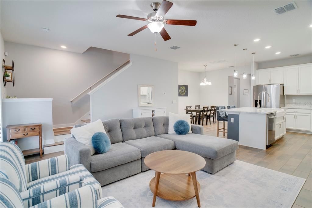 Activo con contrato: $455,000 (3 camas, 2 baños, 1853 Pies cuadrados)