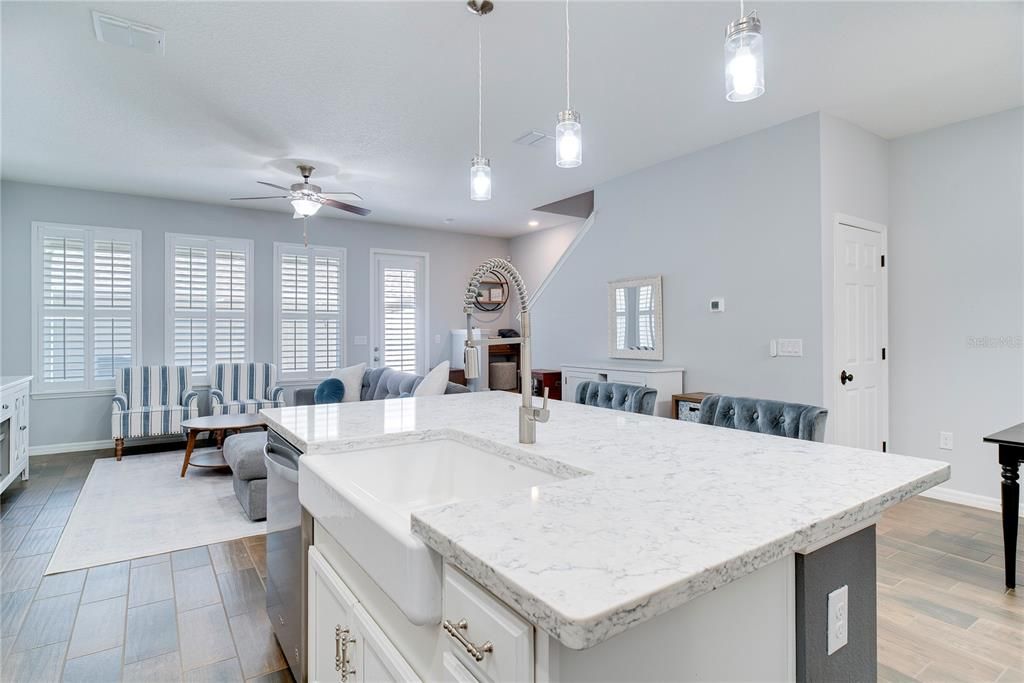 Activo con contrato: $455,000 (3 camas, 2 baños, 1853 Pies cuadrados)