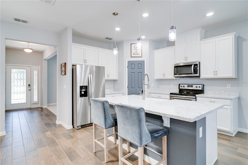 Activo con contrato: $455,000 (3 camas, 2 baños, 1853 Pies cuadrados)