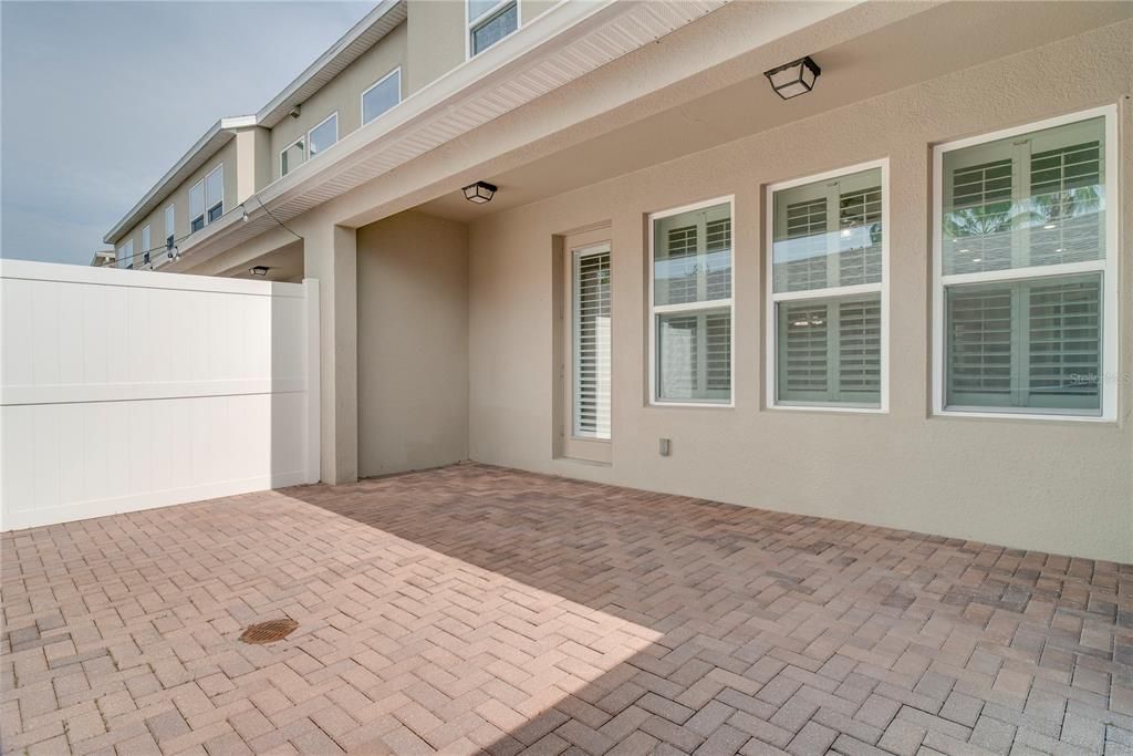 Activo con contrato: $455,000 (3 camas, 2 baños, 1853 Pies cuadrados)