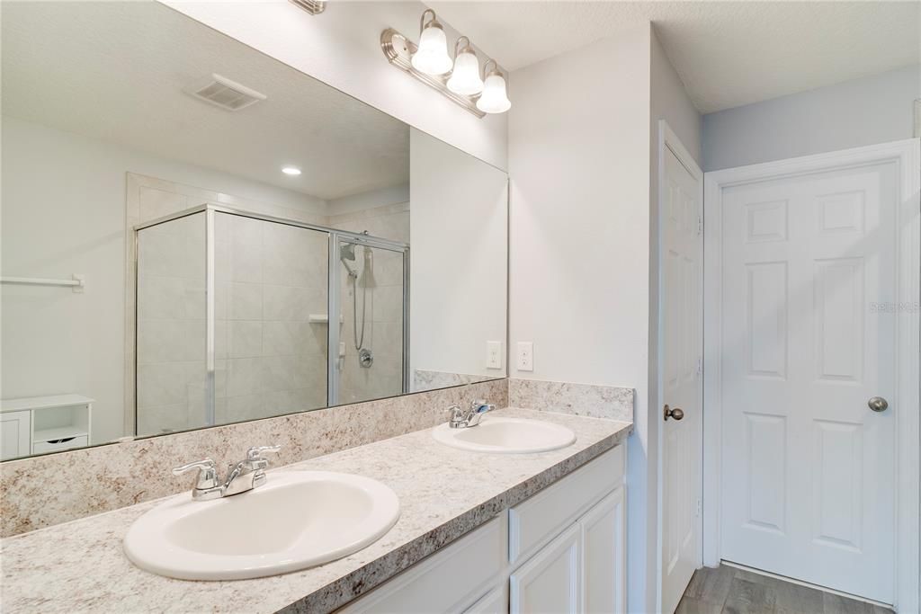 Activo con contrato: $455,000 (3 camas, 2 baños, 1853 Pies cuadrados)