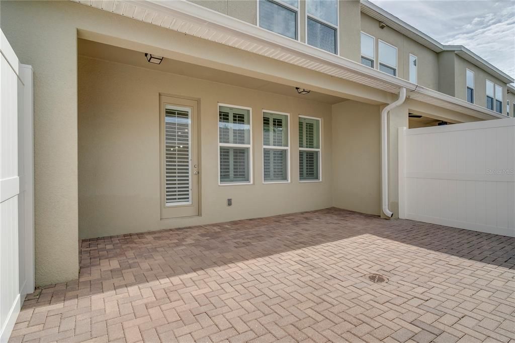 Activo con contrato: $455,000 (3 camas, 2 baños, 1853 Pies cuadrados)