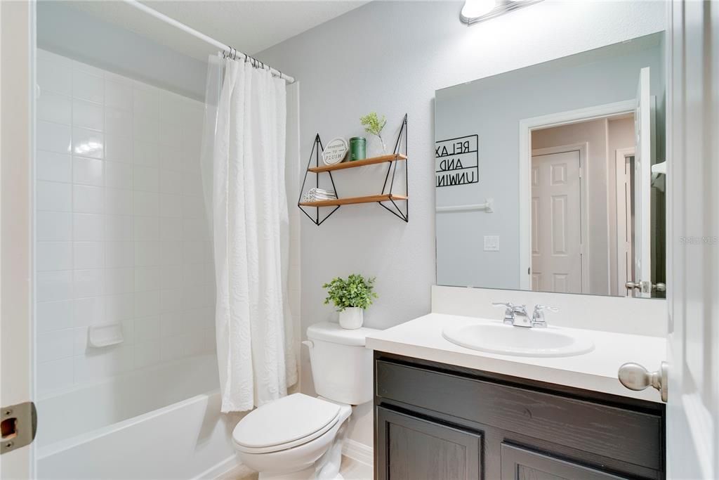 Activo con contrato: $455,000 (3 camas, 2 baños, 1853 Pies cuadrados)