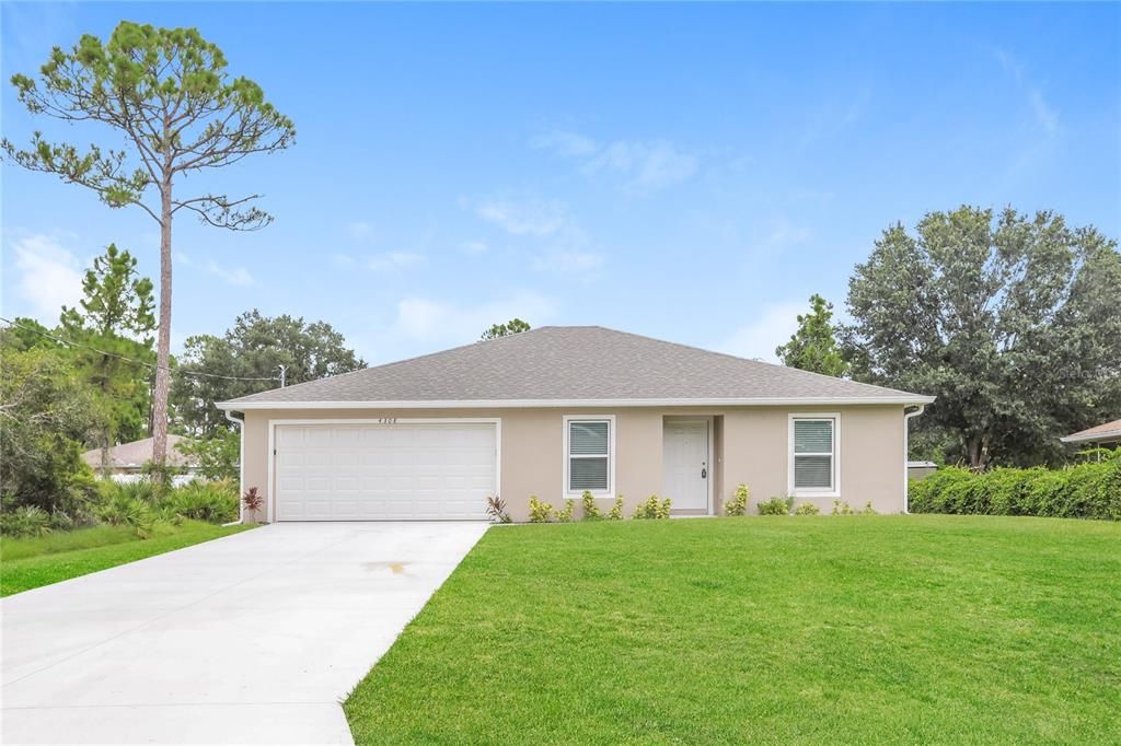 Active With Contract: $1,595 (3 beds, 2 baths, 1552 Square Feet)