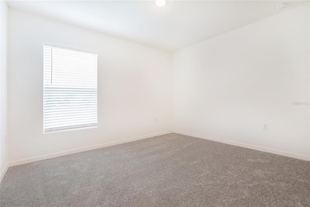 Active With Contract: $1,595 (3 beds, 2 baths, 1552 Square Feet)