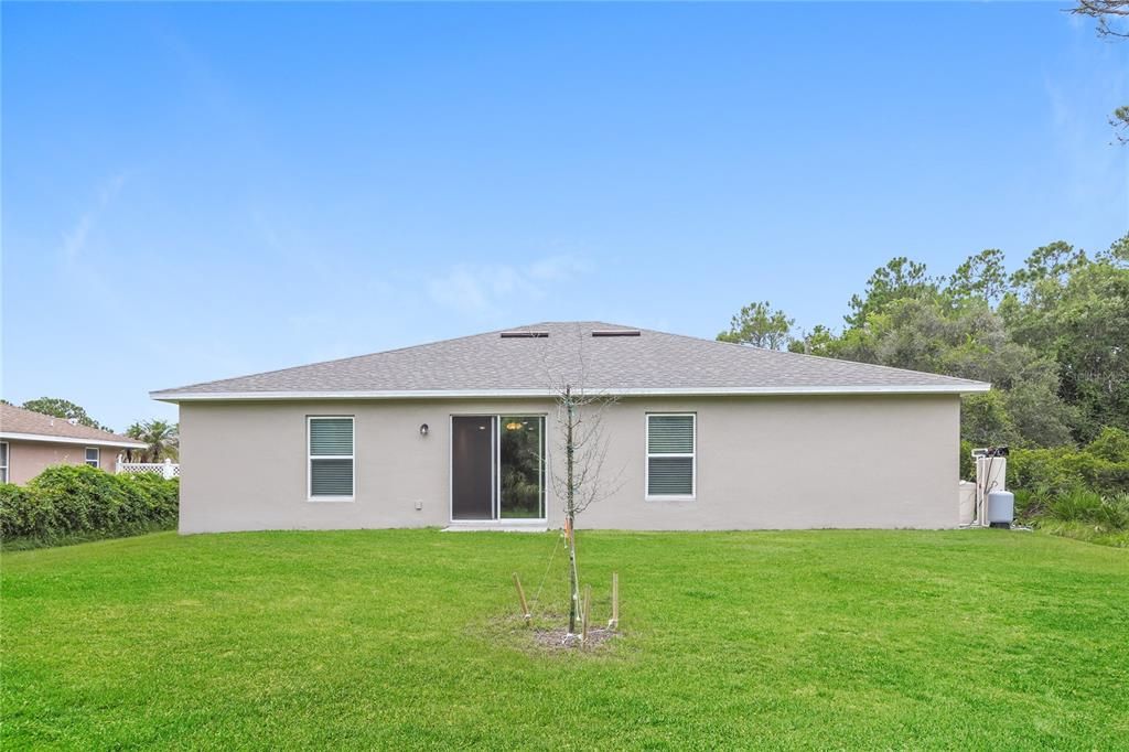 Active With Contract: $1,595 (3 beds, 2 baths, 1552 Square Feet)