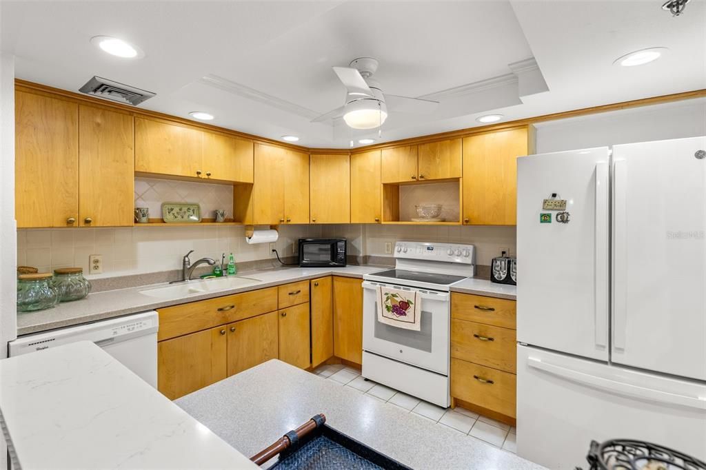 En Venta: $349,999 (2 camas, 2 baños, 1175 Pies cuadrados)