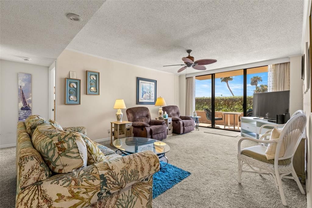 En Venta: $349,999 (2 camas, 2 baños, 1175 Pies cuadrados)