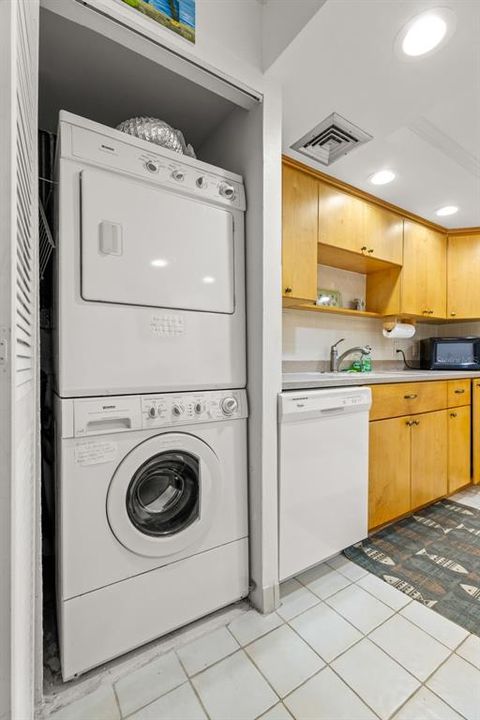 En Venta: $349,999 (2 camas, 2 baños, 1175 Pies cuadrados)