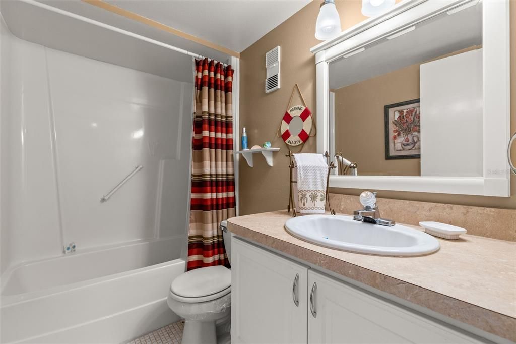 En Venta: $349,999 (2 camas, 2 baños, 1175 Pies cuadrados)