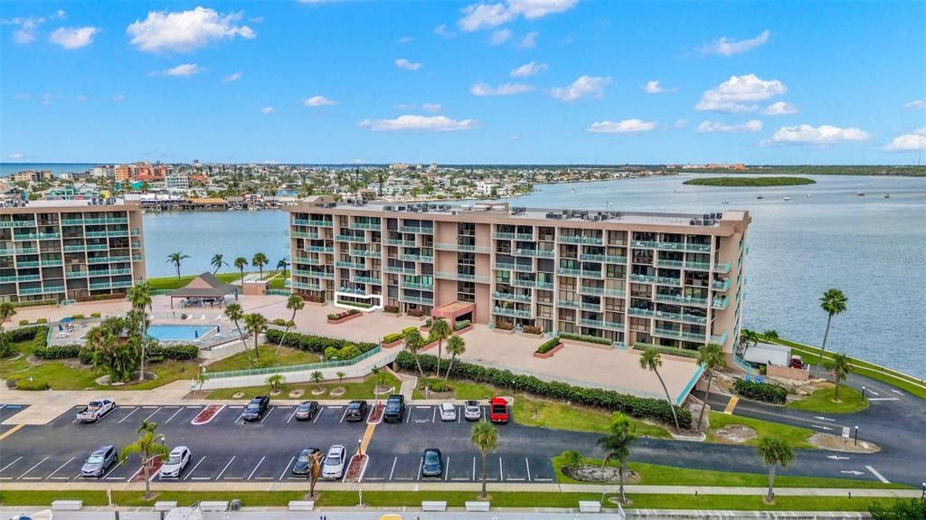 En Venta: $349,999 (2 camas, 2 baños, 1175 Pies cuadrados)