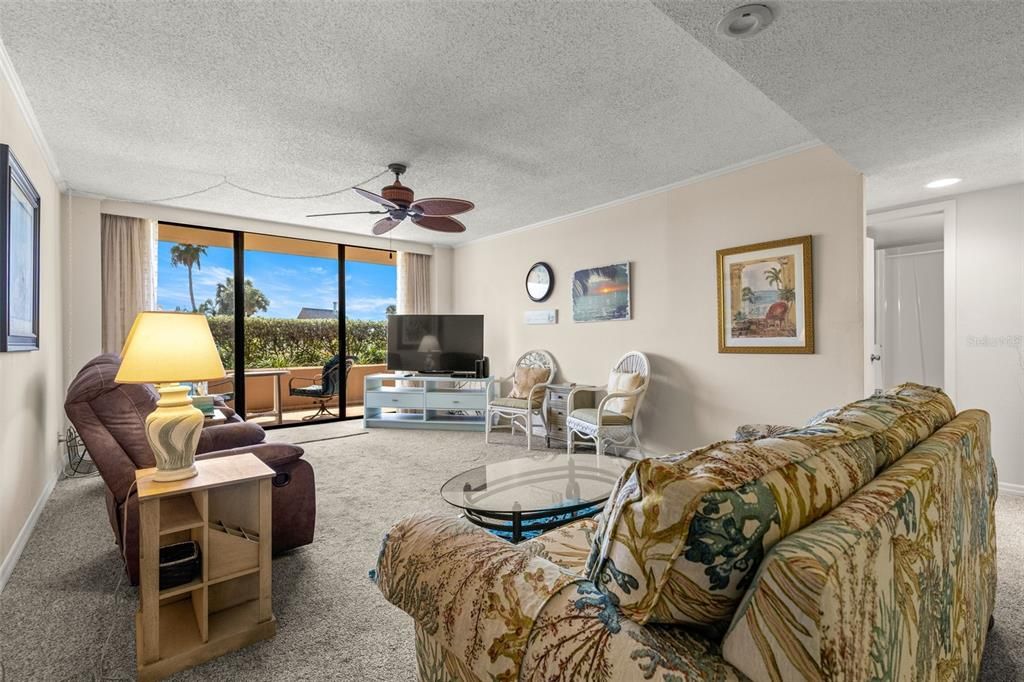 En Venta: $349,999 (2 camas, 2 baños, 1175 Pies cuadrados)