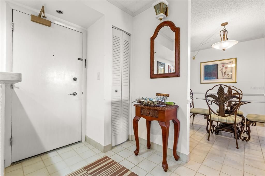 En Venta: $349,999 (2 camas, 2 baños, 1175 Pies cuadrados)