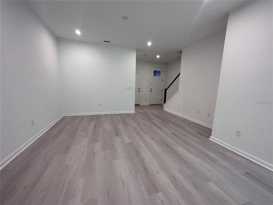 Под контрактом: $2,300 (3 спален, 2 ванн, 1532 Квадратных фут)